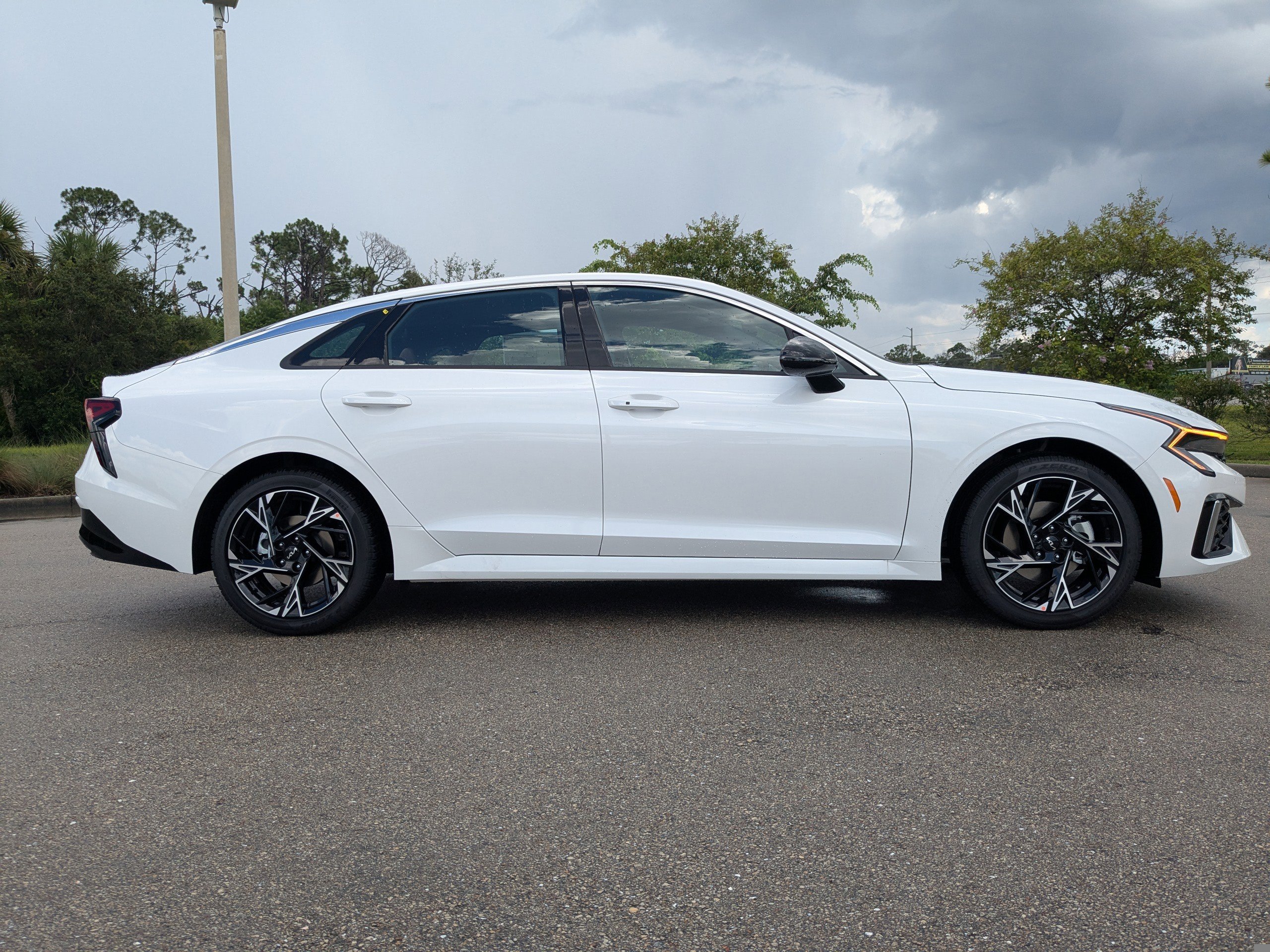 2026 Kia K5 GT-Line photo 4