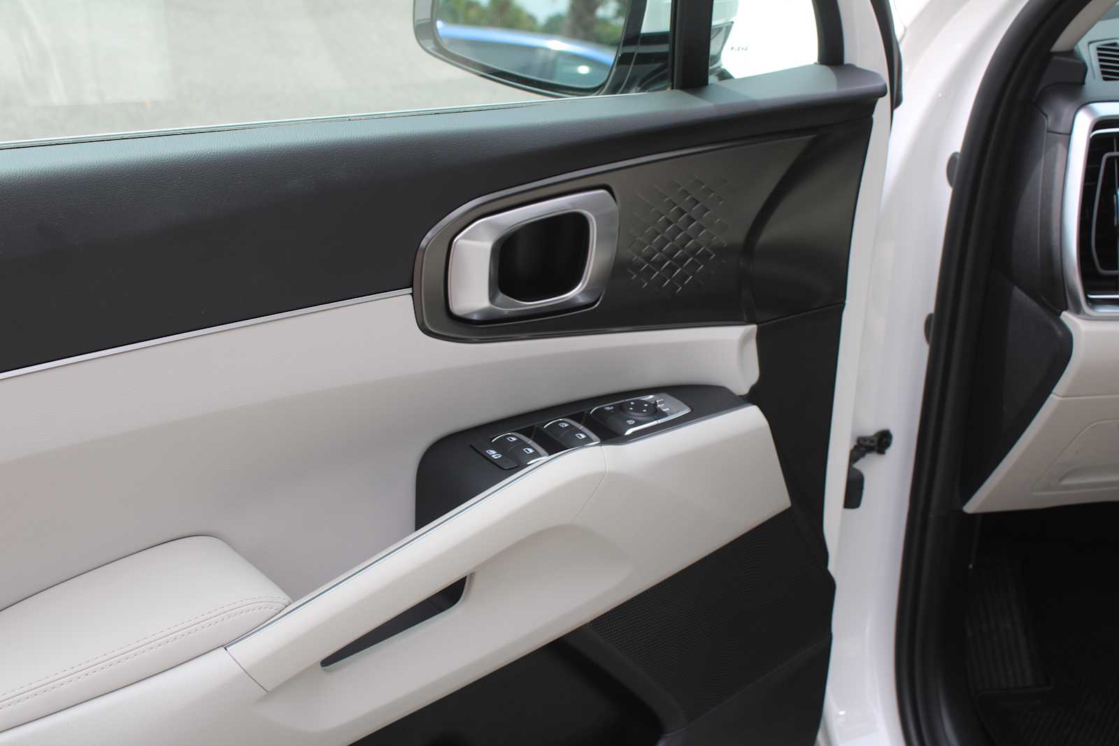 2025 Kia Sorento Hybrid EX photo 17
