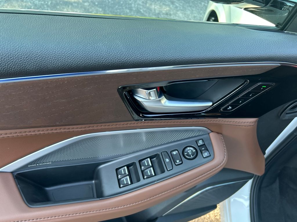 2026 Acura MDX SH-AWD Advance photo 21