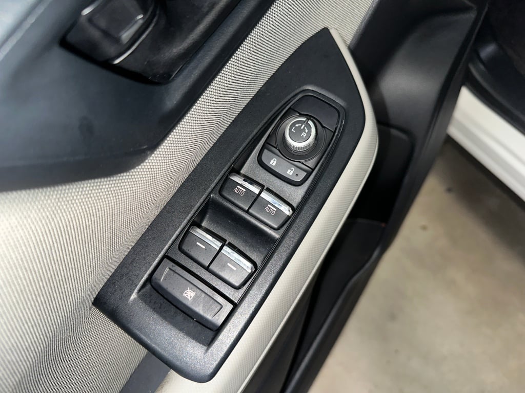2025 Subaru Forester Premium photo 5