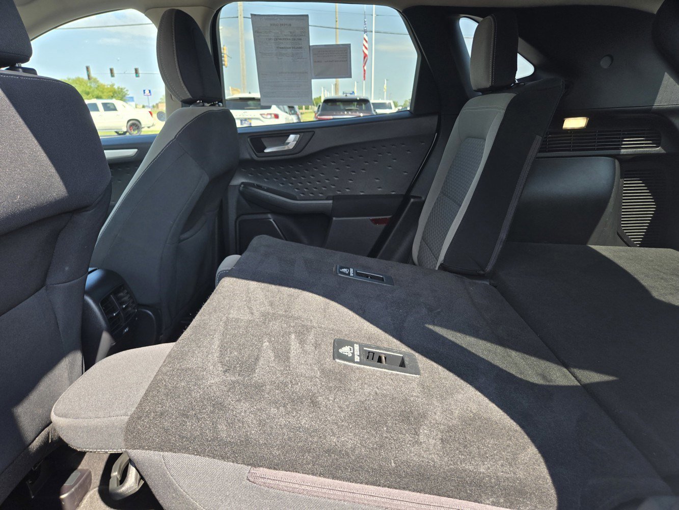 2020 Ford Escape SE Sport Hybrid photo 29