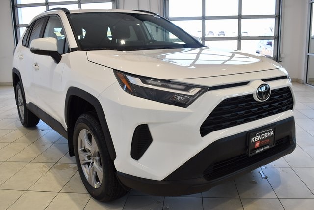 2025 Toyota RAV4 XLE's photo