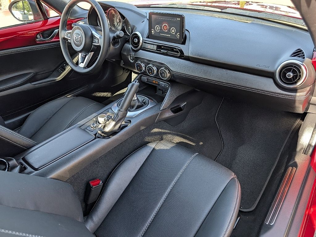 2023 Mazda MX-5 Miata Miata Grand Touring photo 17