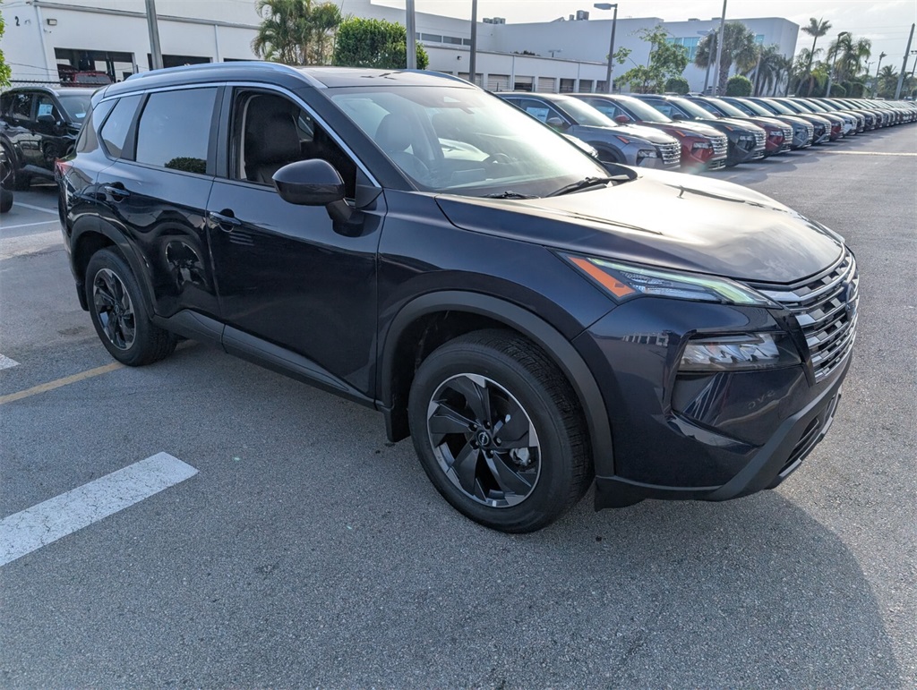 2025 Nissan Rogue SV photo 2