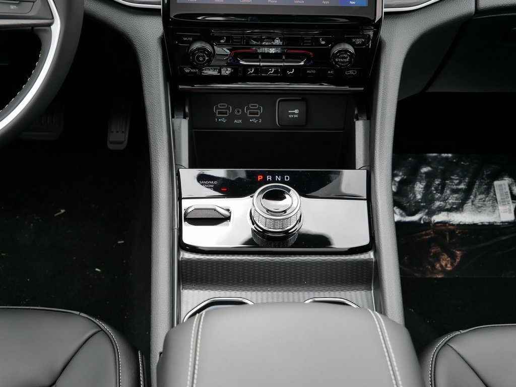 2025 Jeep Grand Cherokee Limited photo 10