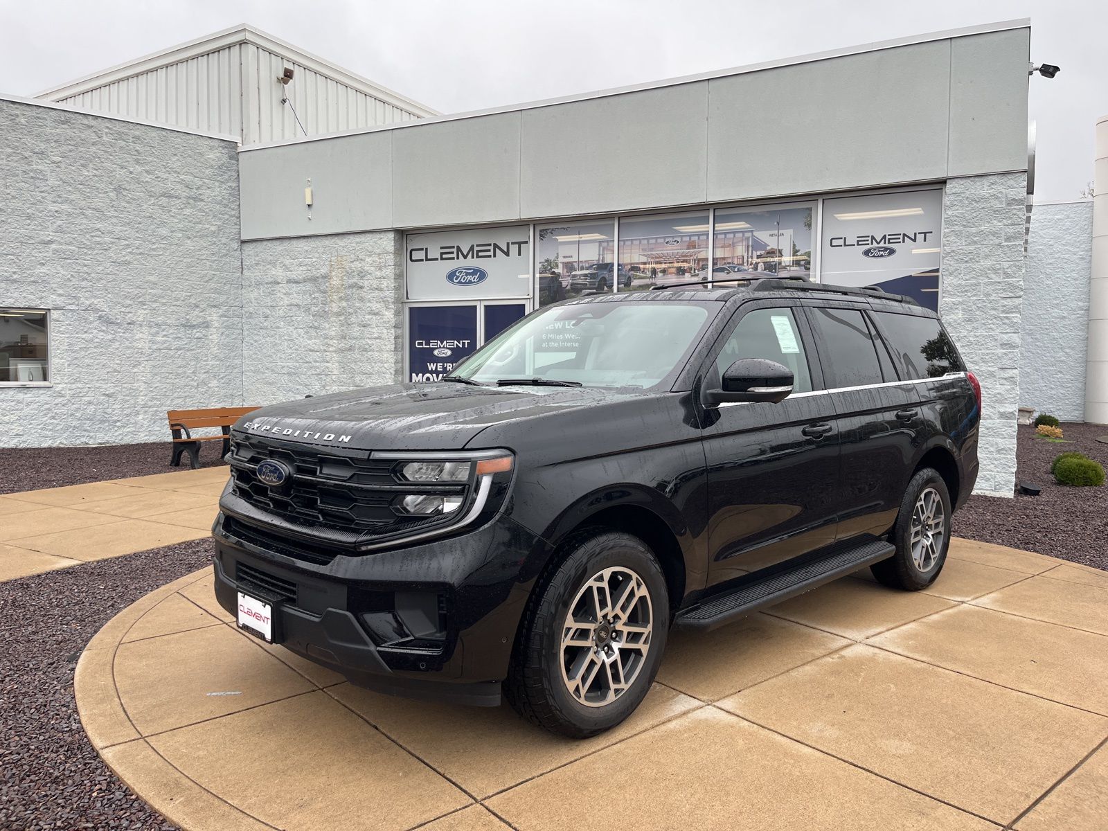 2025 Ford Expedition Active's photo