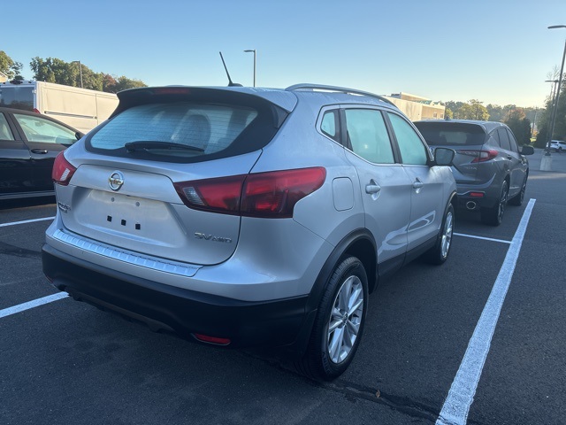 2018 Nissan Rogue Sport SV photo 2