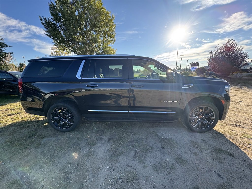 2023 Gmc Yukon XL SLT photo 2