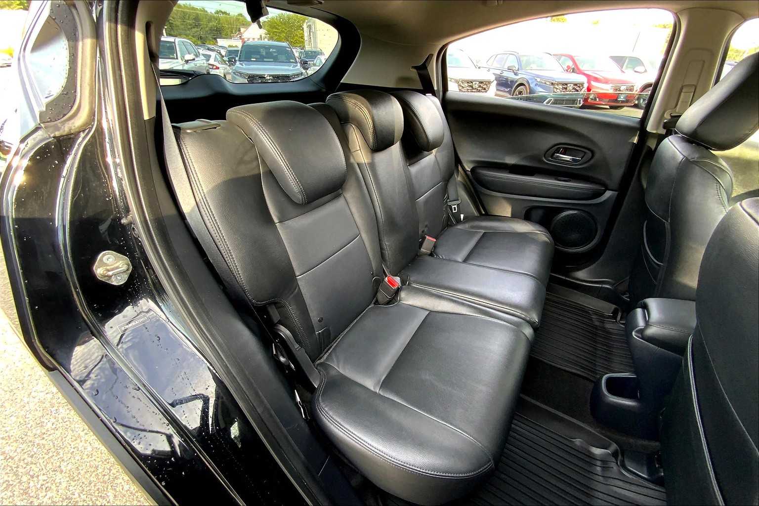 2018 Honda HR-V LX photo 18