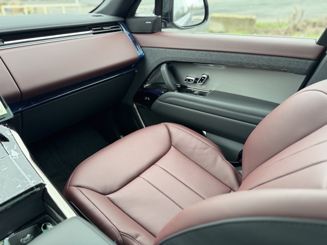 2025 Land Rover Range Rover Sport SE photo 10