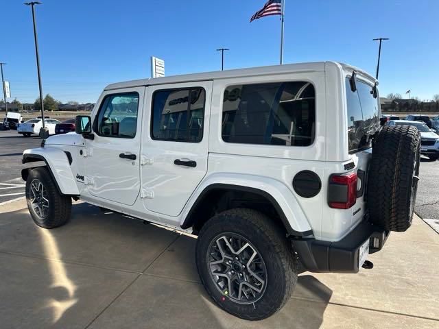 2025 Jeep Wrangler Sahara photo 3