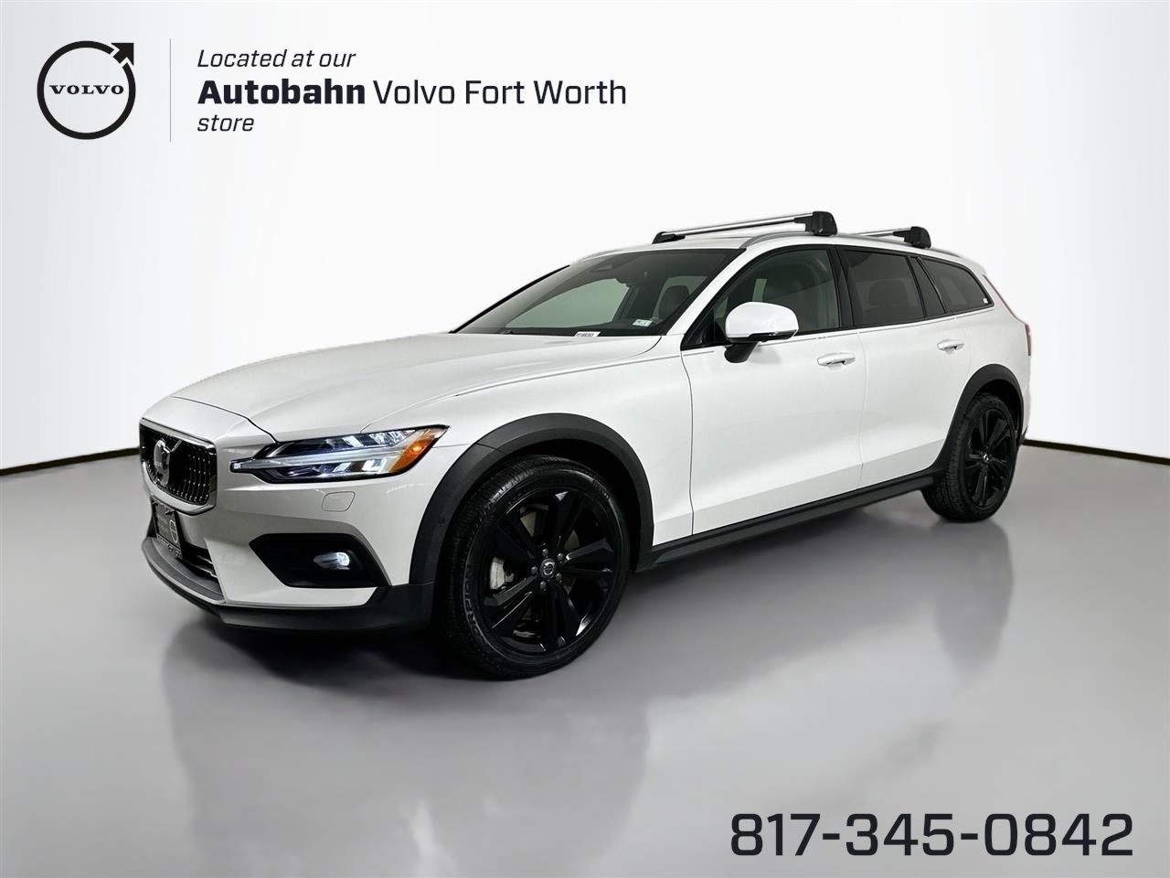 2023 Volvo V60 Cross Country Plus's photo