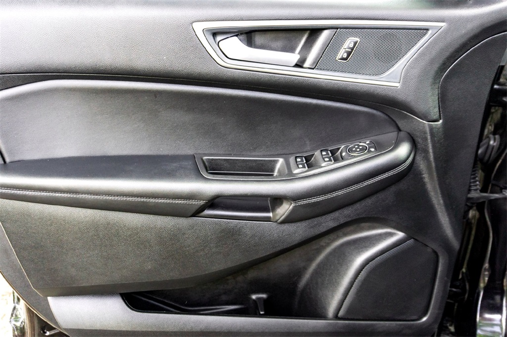 2024 Ford Edge SEL photo 9