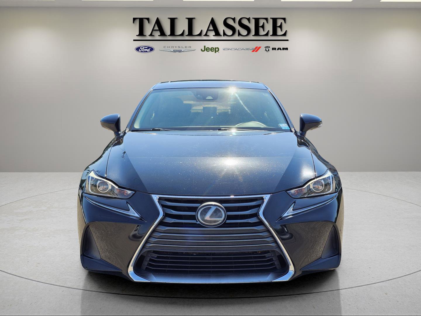 2017 Lexus IS 200t photo 2
