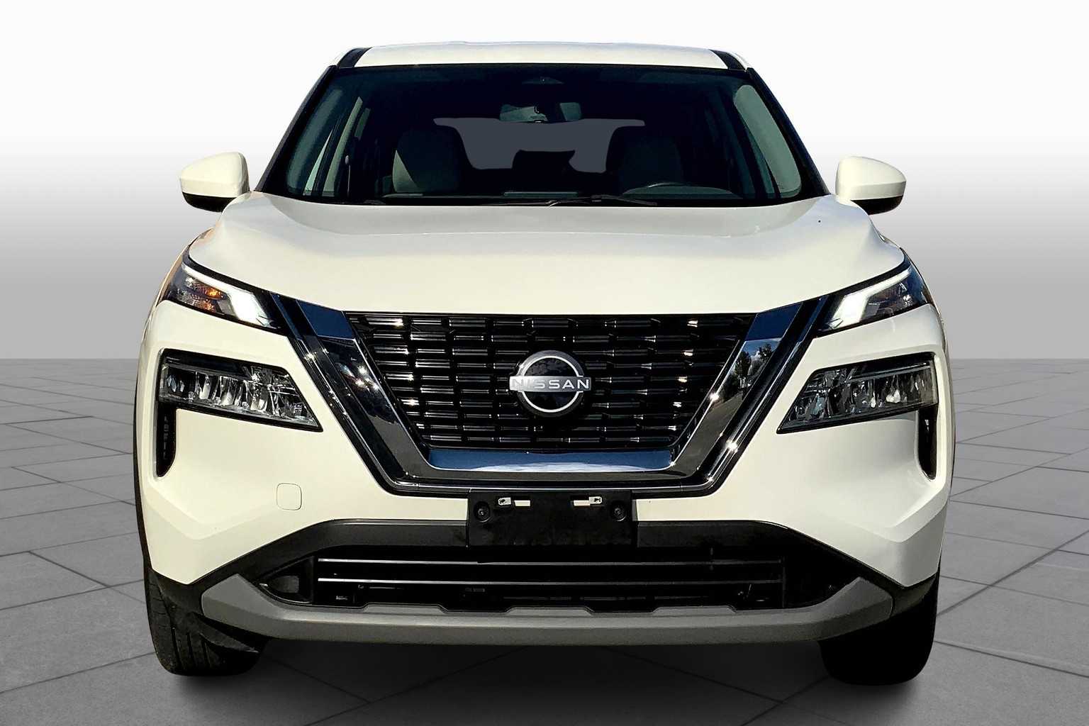 2023 Nissan Rogue SV photo 3