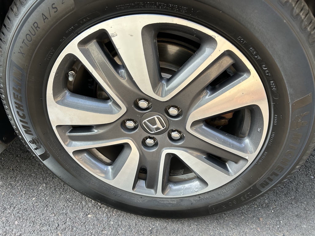 2015 Honda Odyssey Touring photo 9