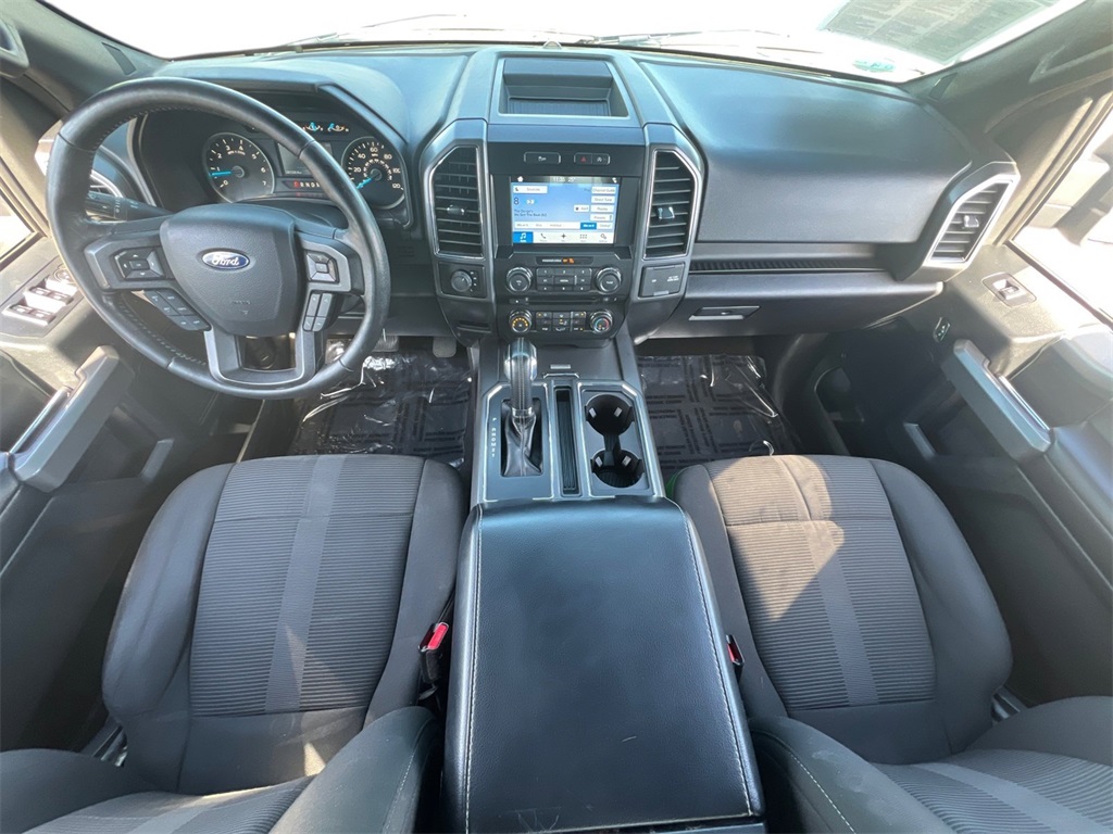 2017 Ford F-150 XLT photo 8