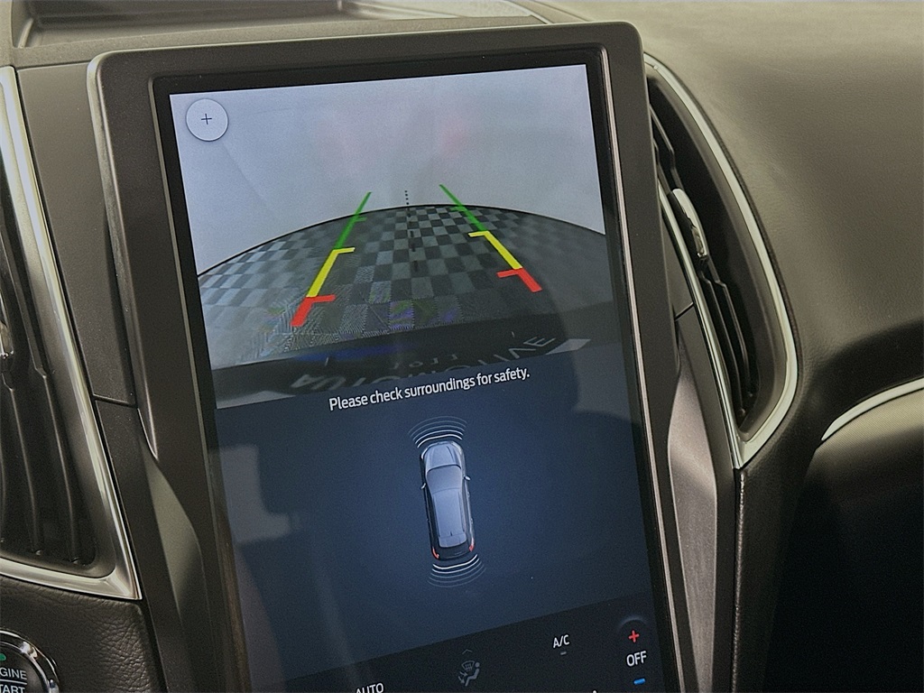 2024 Ford Edge Titanium photo 21