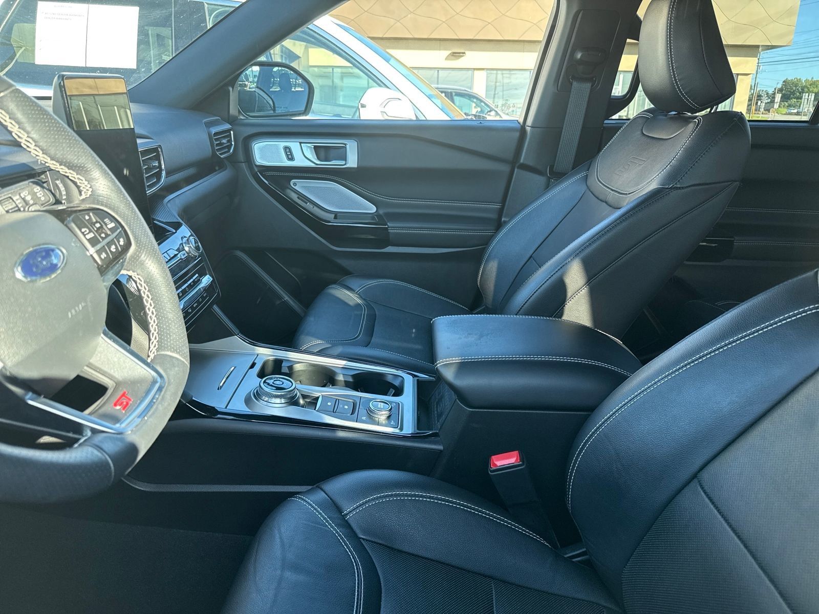 2023 Ford Explorer ST photo 8