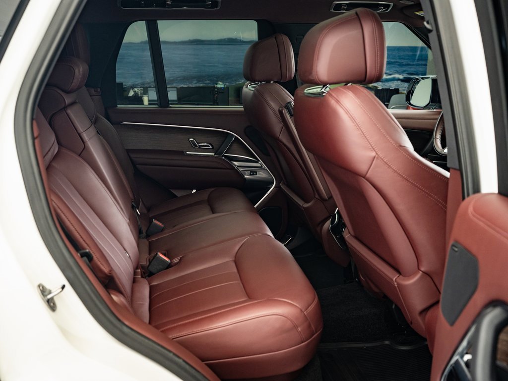 2023 Land Rover Range Rover SE photo 34