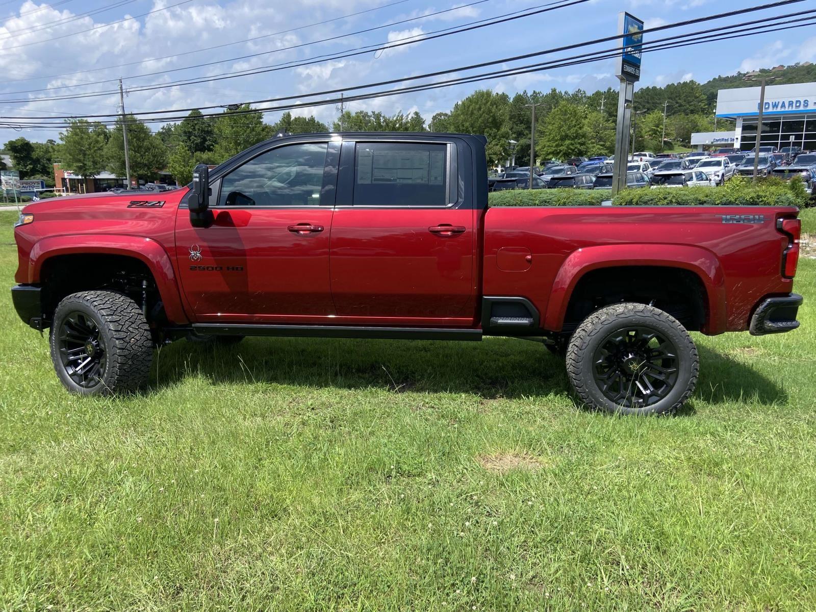 2025 Chevrolet Silverado 2500HD LTZ photo 2
