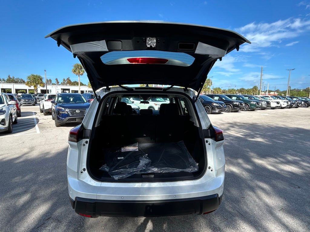 2025 Nissan Rogue S photo 26