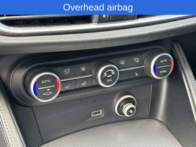 2019 Alfa Romeo Stelvio Base photo 16