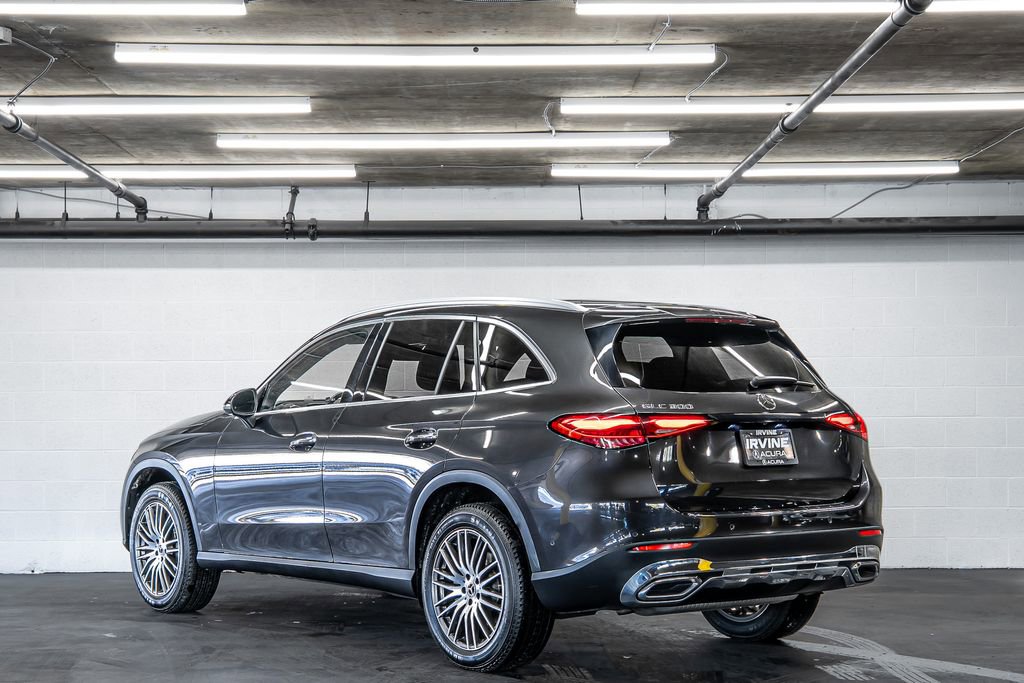 2023 Mercedes Benz GLC 300 photo 2