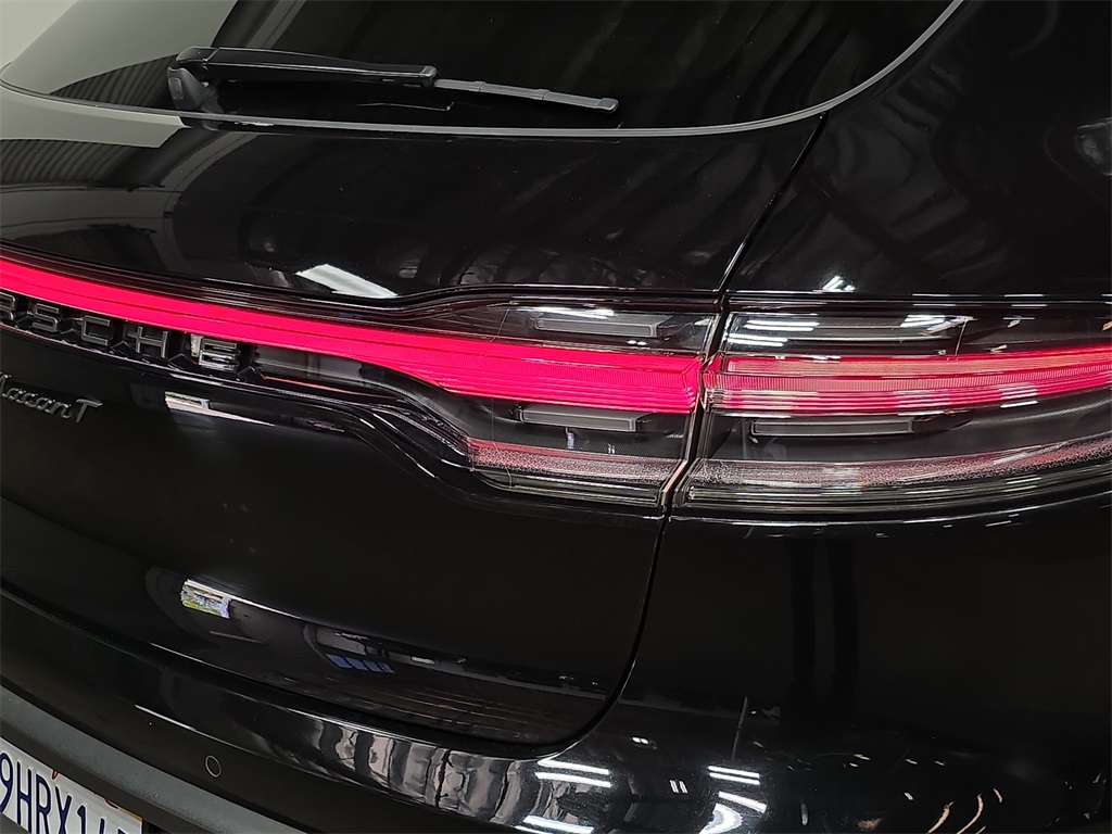 2024 Porsche Macan T photo 27