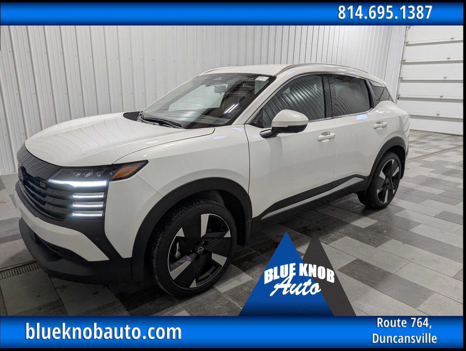 2025 Nissan Kicks SR AWD's photo