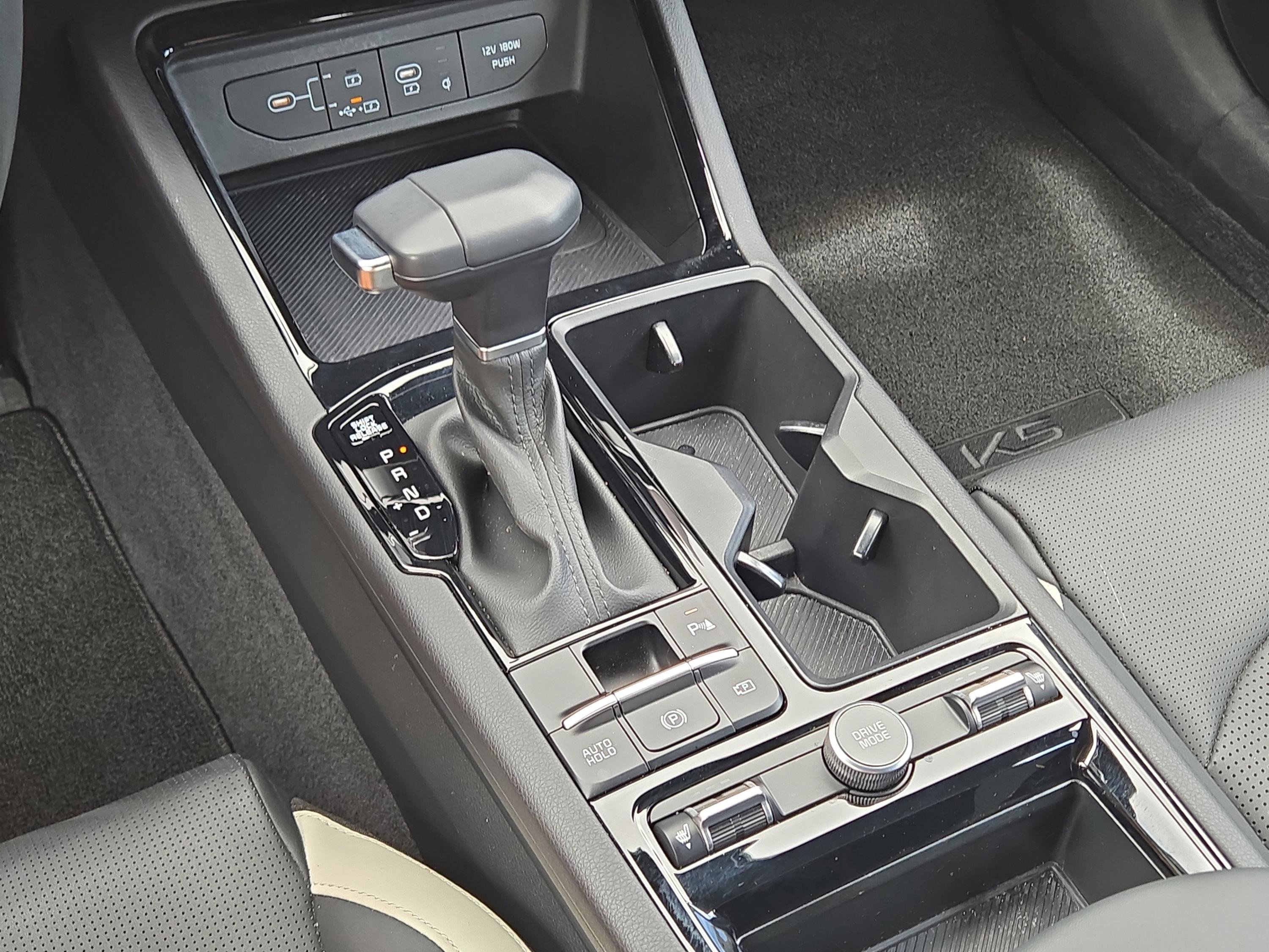 2025 Kia K5 GT-Line photo 26
