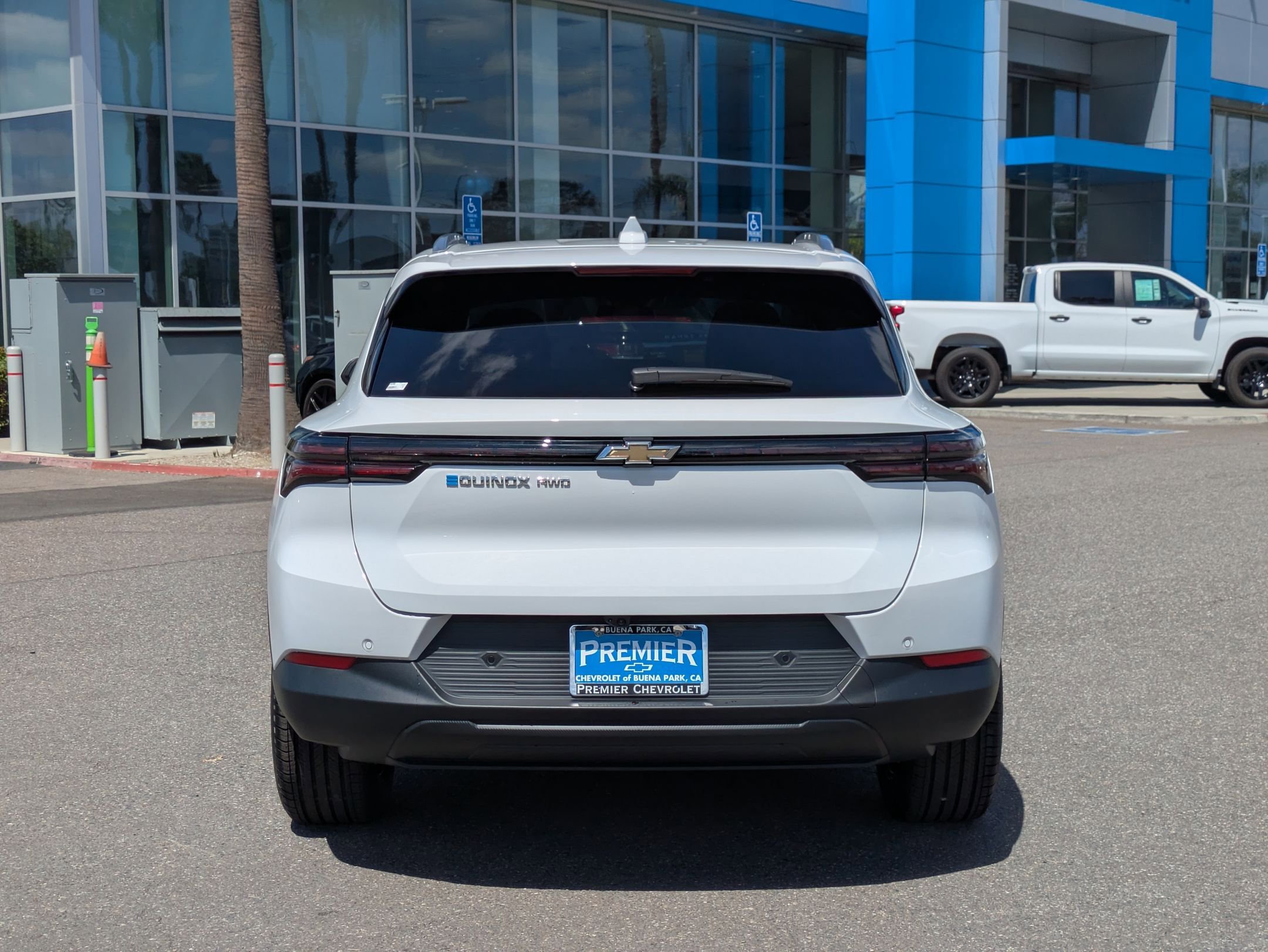 2026 Chevrolet Equinox EV 1LT photo 3