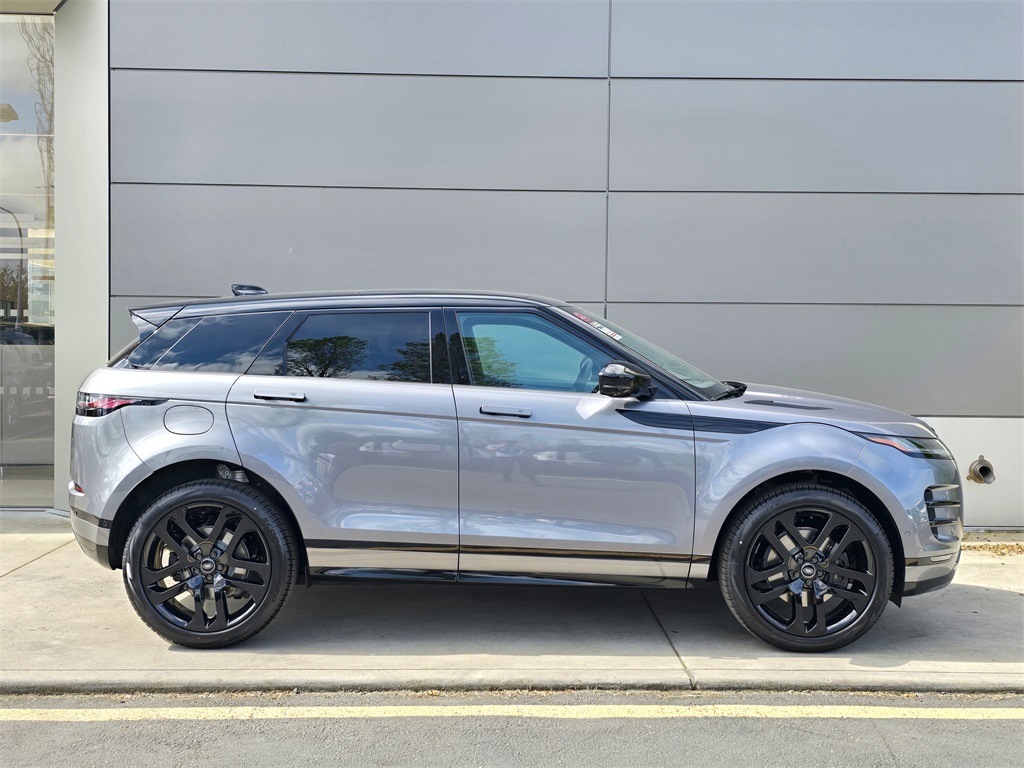 2026 Land Rover Range Rover Evoque Dynamic SE photo 7