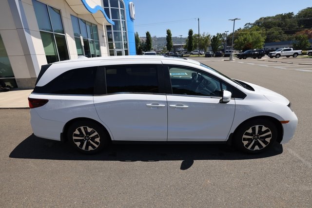 2025 Honda Odyssey EX-L photo 8