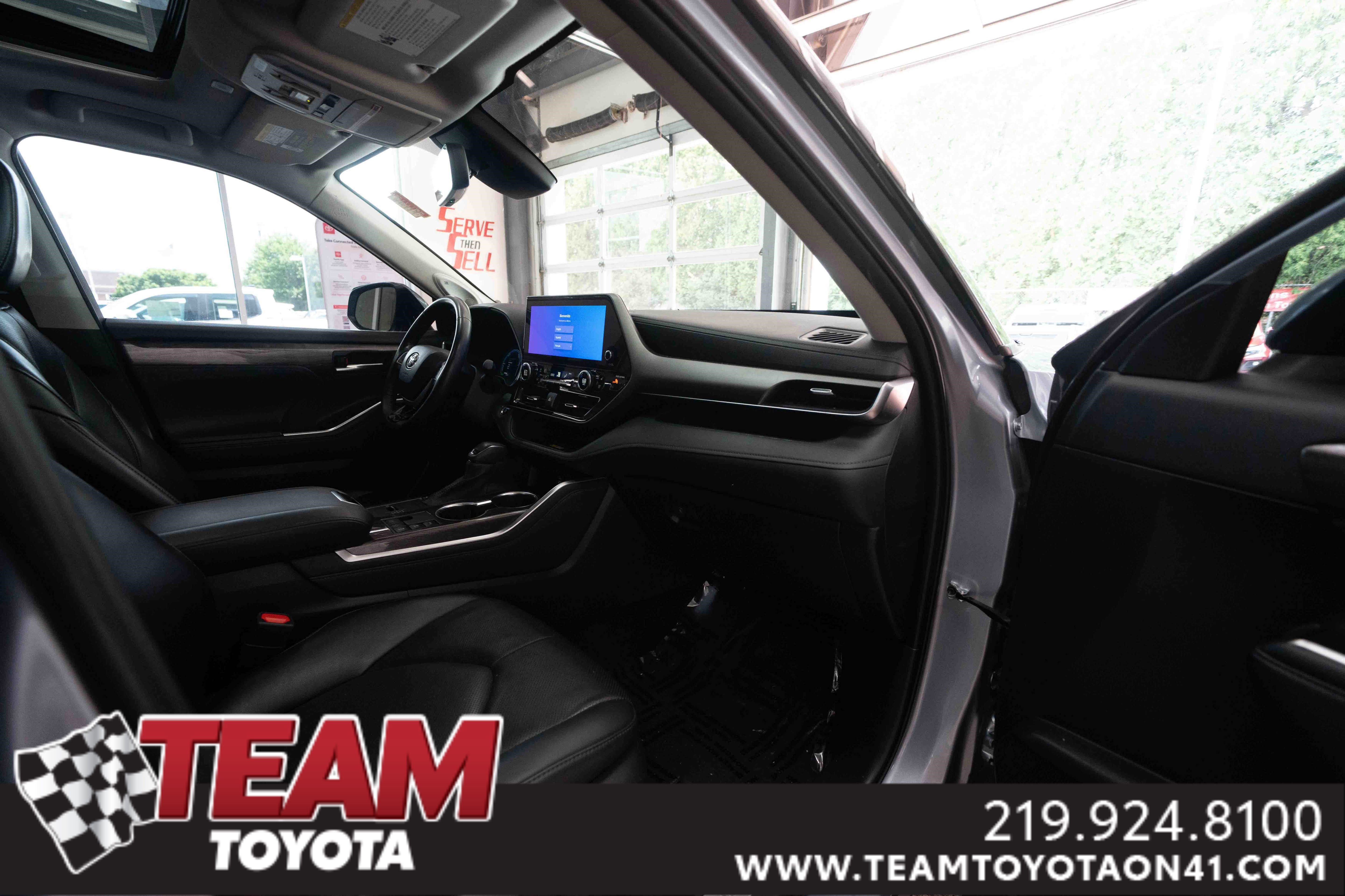 2023 Toyota Highlander Hybrid Limited photo 9