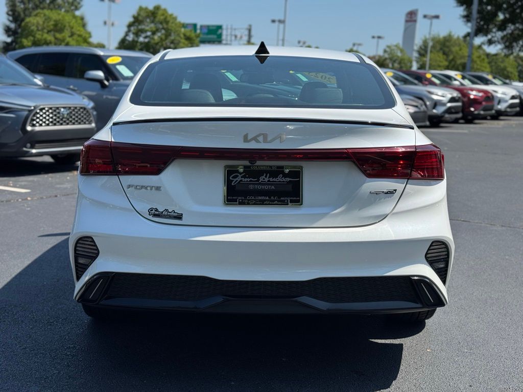 2023 Kia Forte GT-Line photo 9