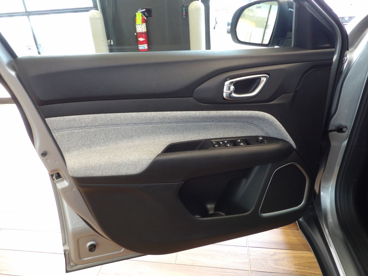 2022 Jeep Compass Latitude photo 23