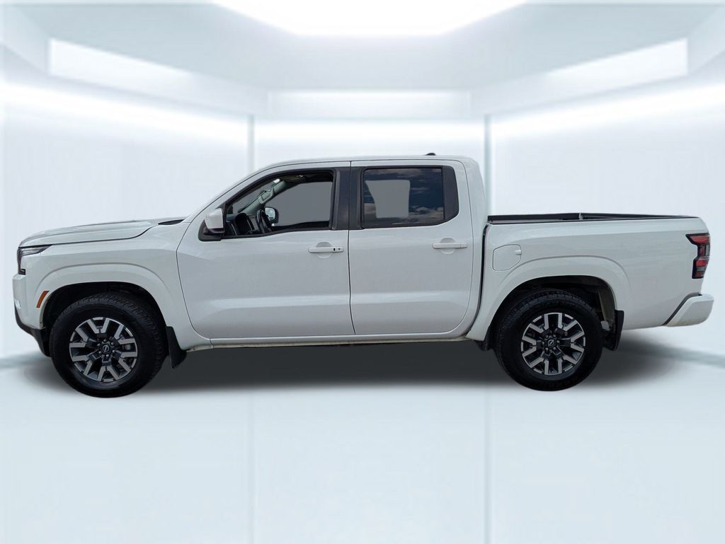 2022 Nissan Frontier SV photo 2