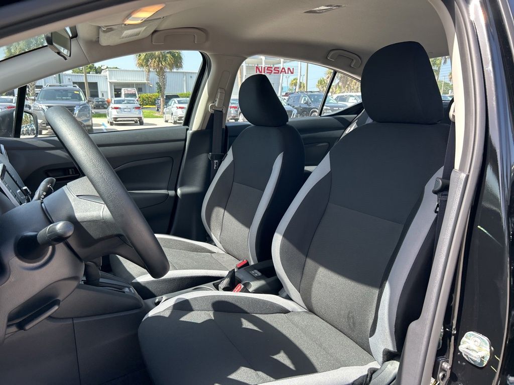 2025 Nissan Versa S photo 12