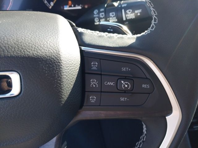 2025 Jeep Grand Cherokee Limited photo 4