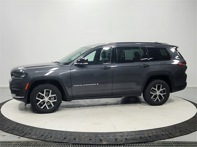 2024 Jeep Grand Cherokee Limited photo 2