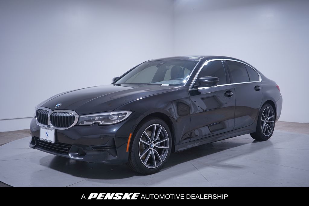 2019 BMW 3 Series 330i's photo