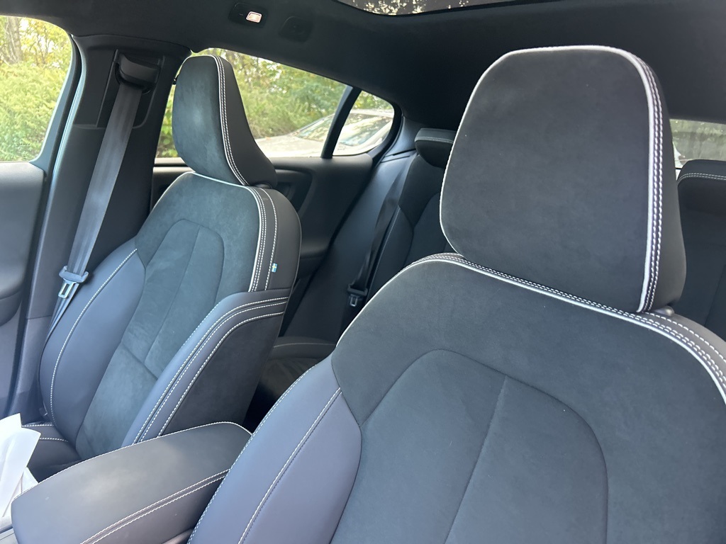 2023 Volvo C40 Recharge Ultimate photo 4