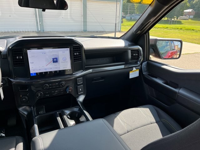 2025 Ford F-150 STX photo 19