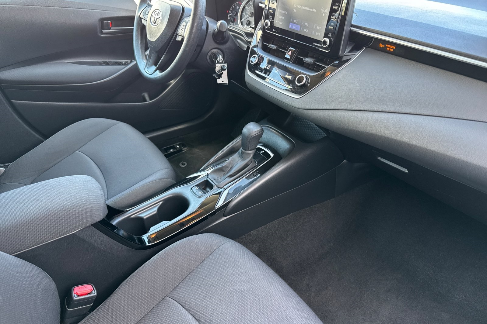 2022 Toyota Corolla LE photo 14