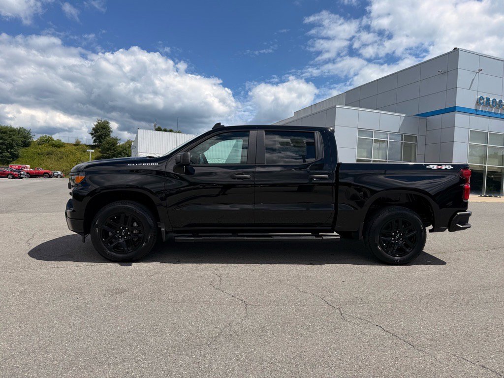 2026 Chevrolet Silverado 1500 Custom photo 2