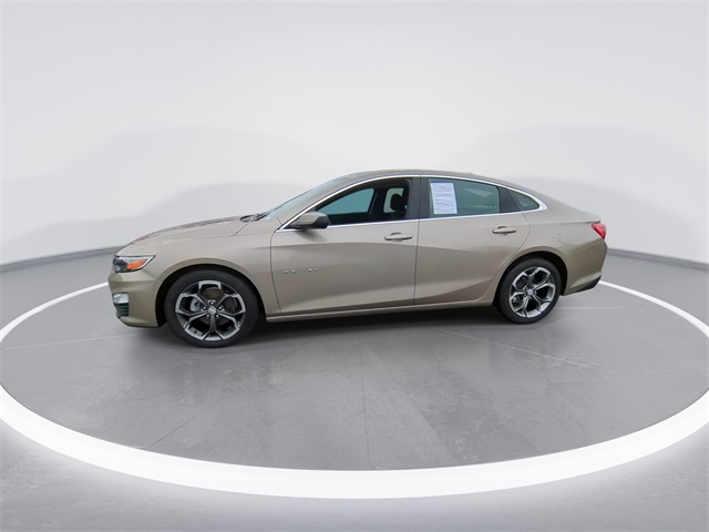 2023 Chevrolet Malibu 1LT photo 2