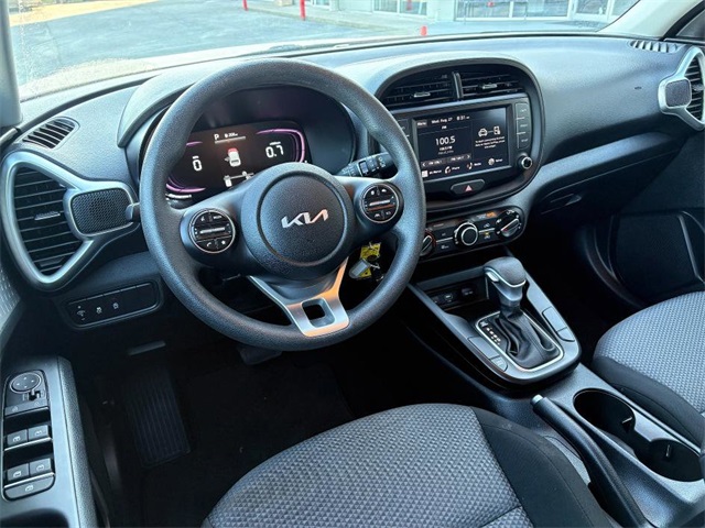 2023 Kia Soul LX photo 23