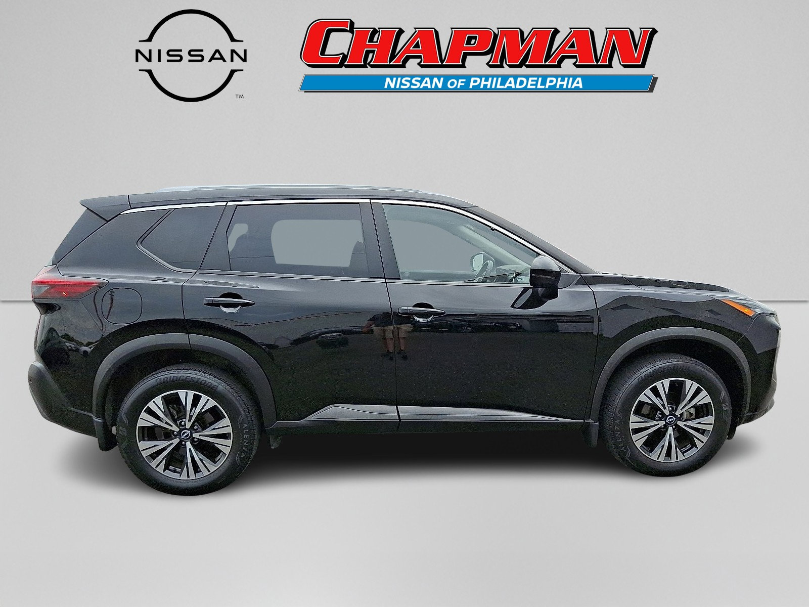 2022 Nissan Rogue SV photo 5