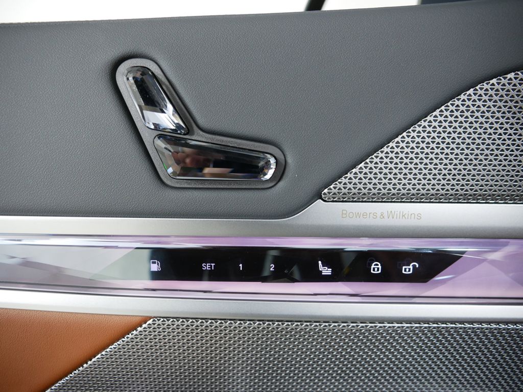 2025 Bmw 750e 750e xDrive photo 31